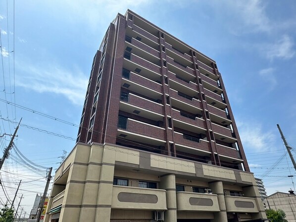 川辺辻岡マンションの物件外観写真